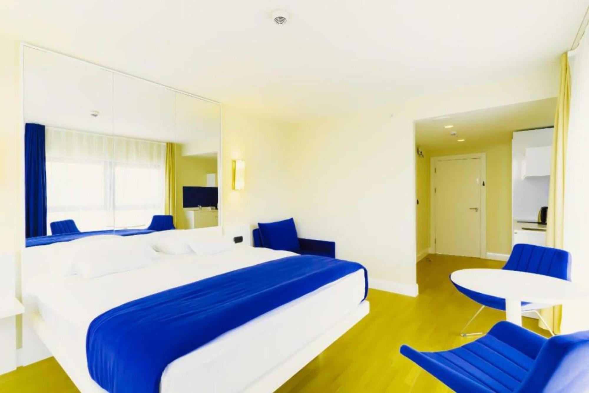 Delux Sea View Aparthotel In Orbi City Batumi Luaran gambar
