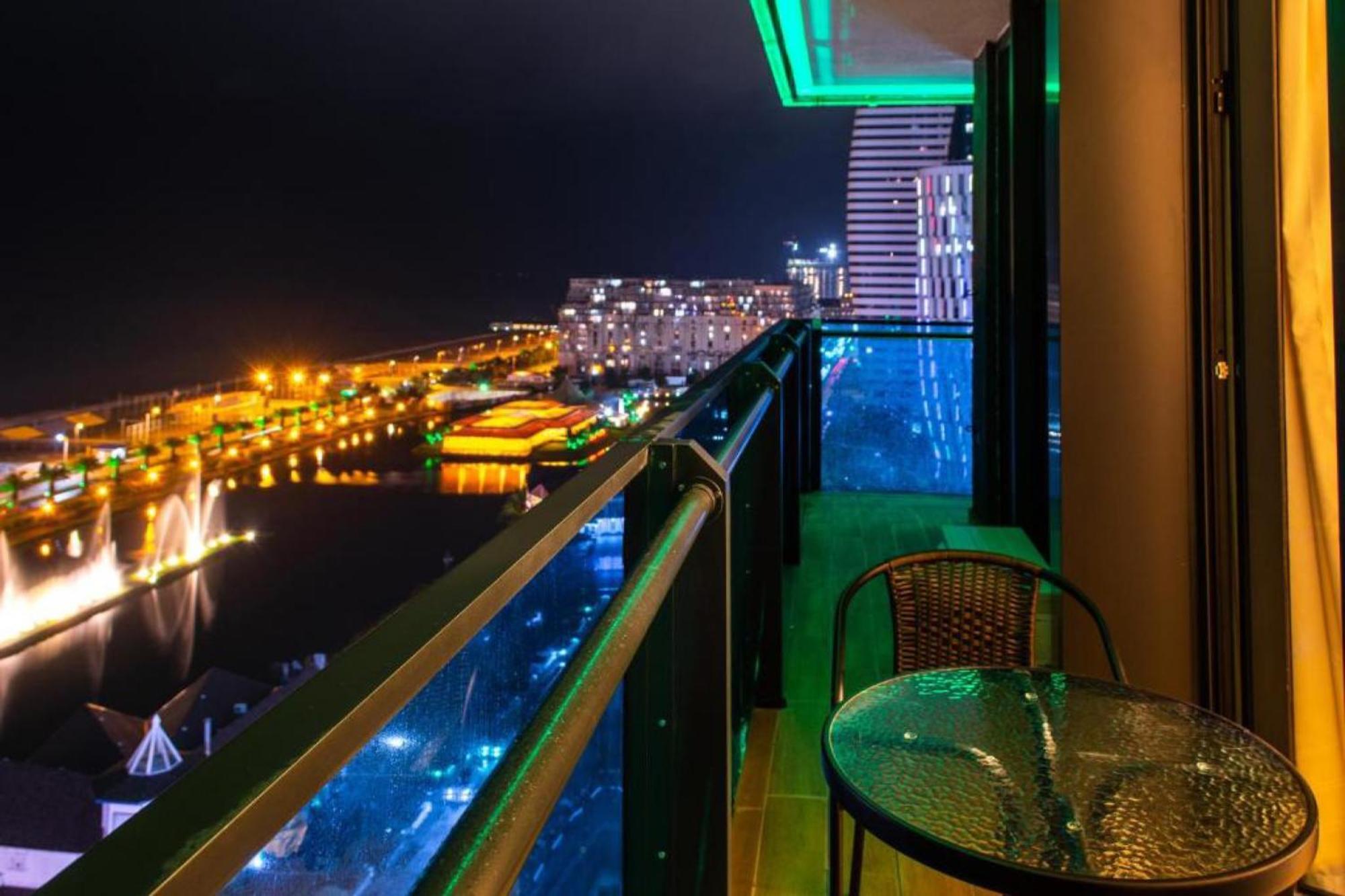 Delux Sea View Aparthotel In Orbi City Batumi Luaran gambar