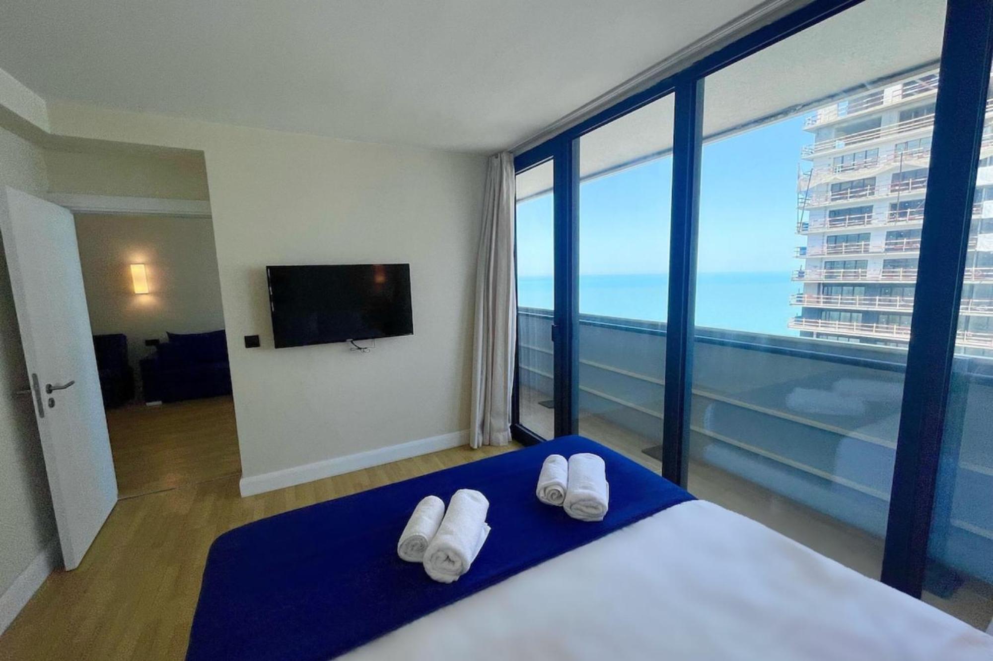 Delux Sea View Aparthotel In Orbi City Batumi Luaran gambar