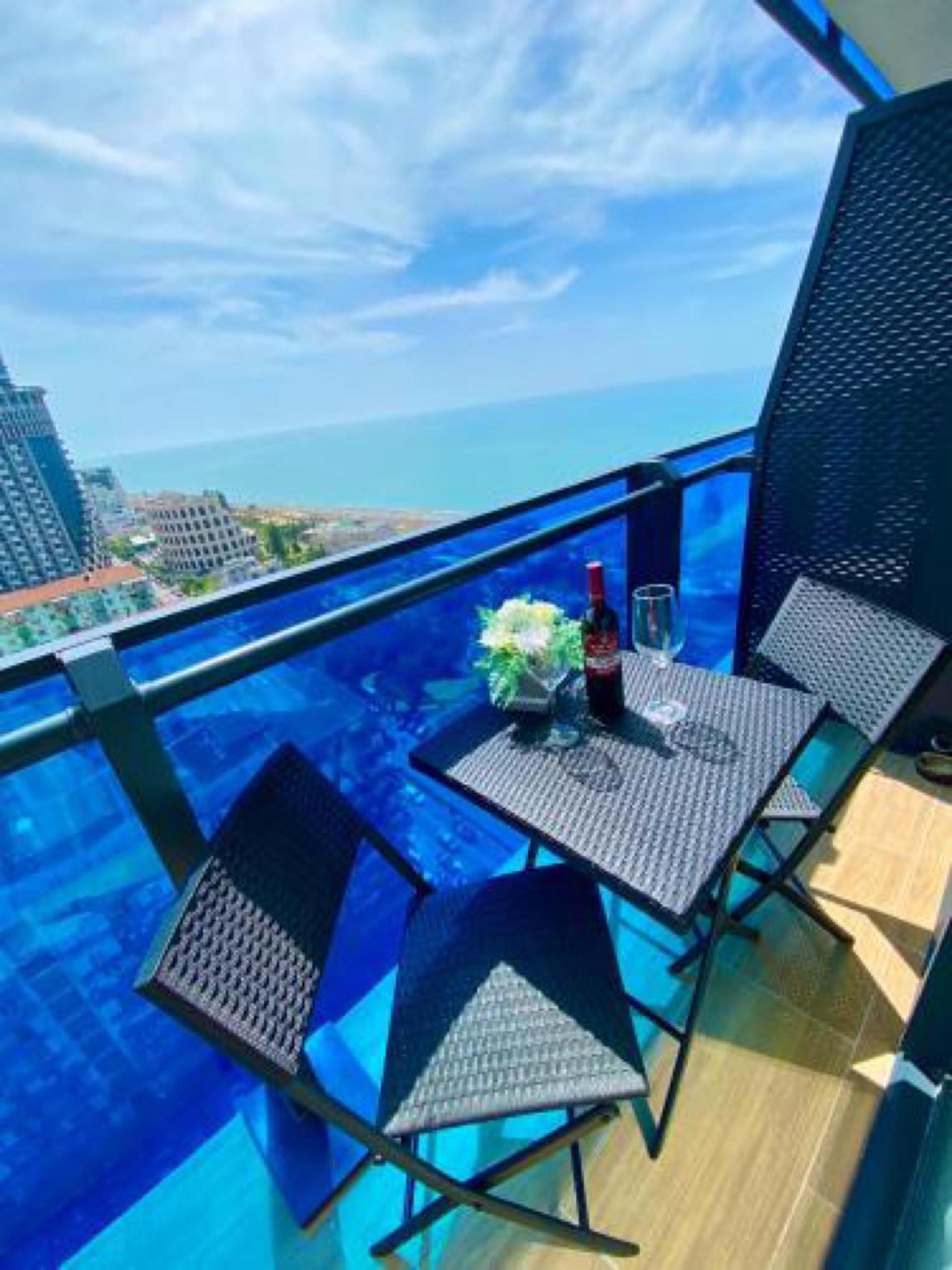 Delux Sea View Aparthotel In Orbi City Batumi Luaran gambar