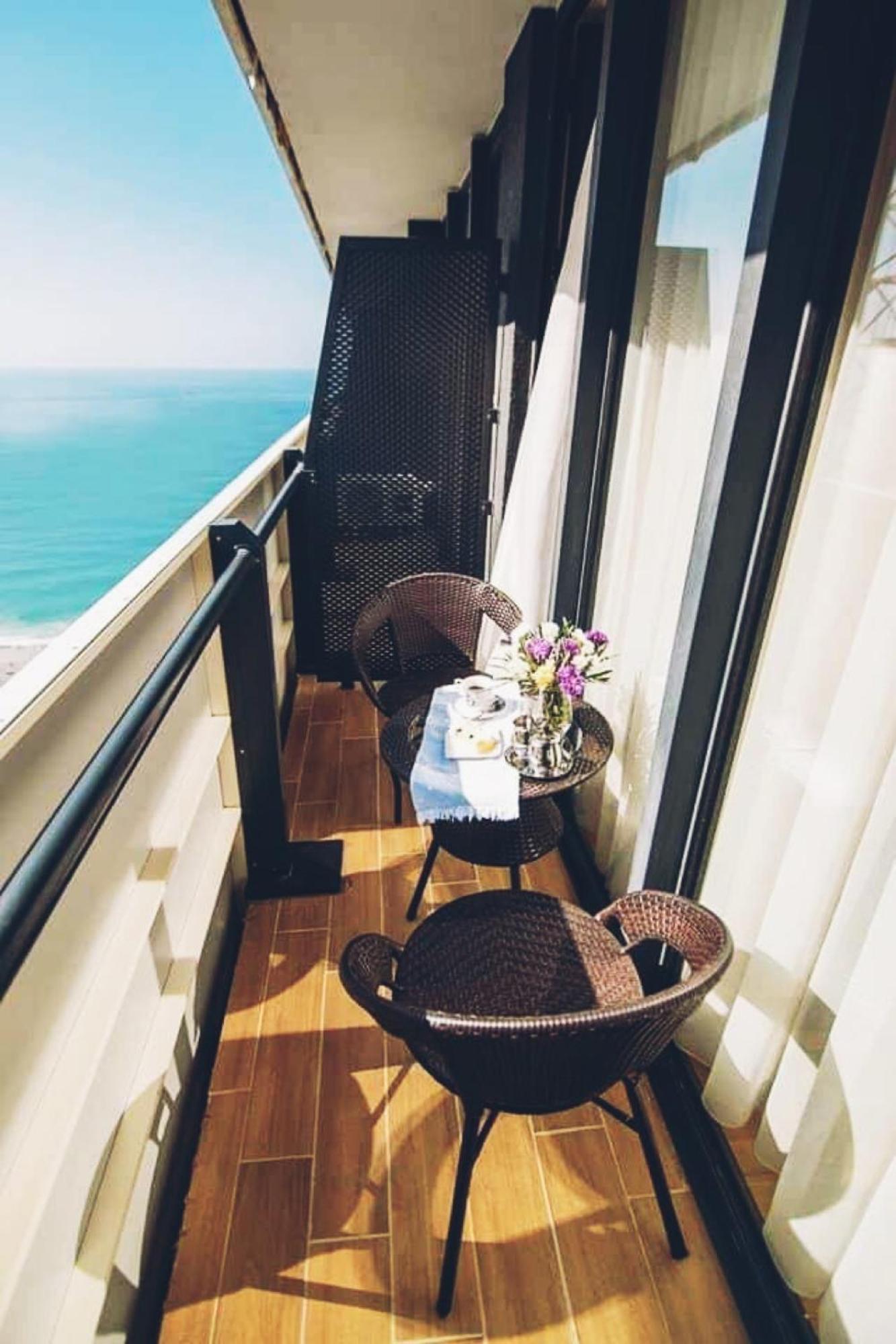 Delux Sea View Aparthotel In Orbi City Batumi Luaran gambar