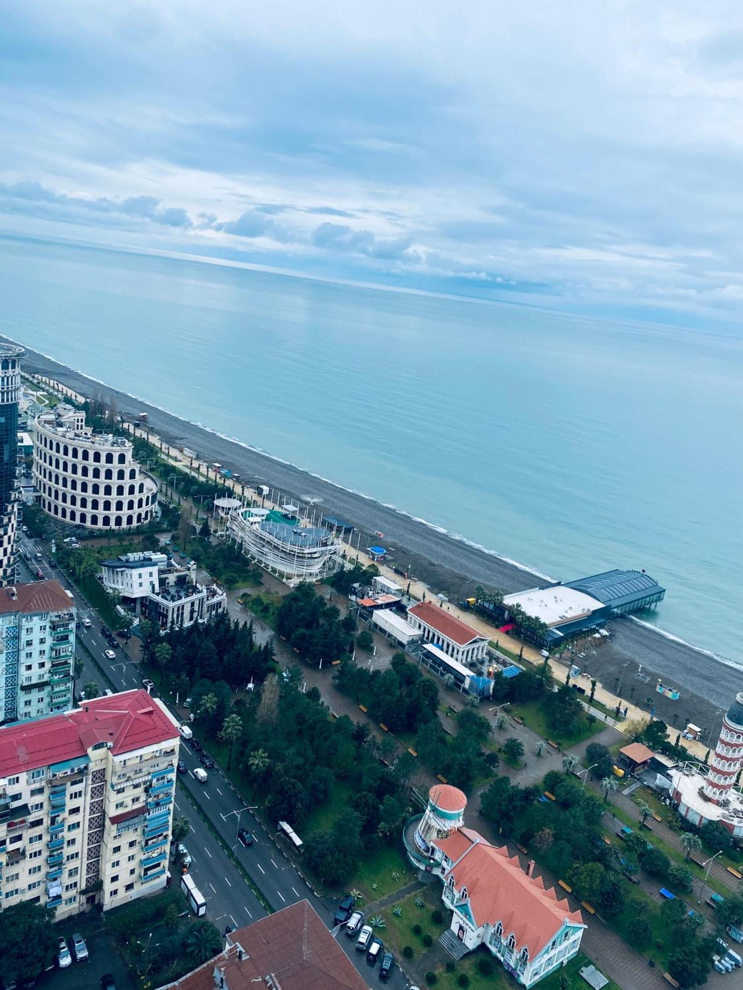 Delux Sea View Aparthotel In Orbi City Batumi Luaran gambar