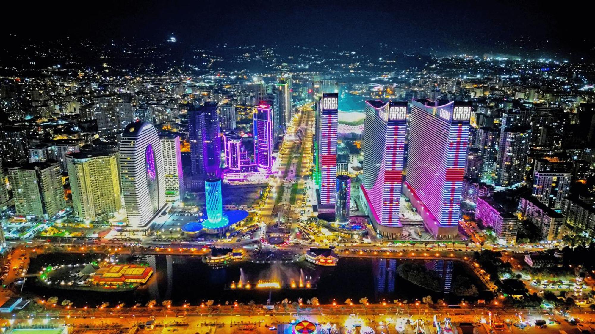 Delux Sea View Aparthotel In Orbi City Batumi Luaran gambar