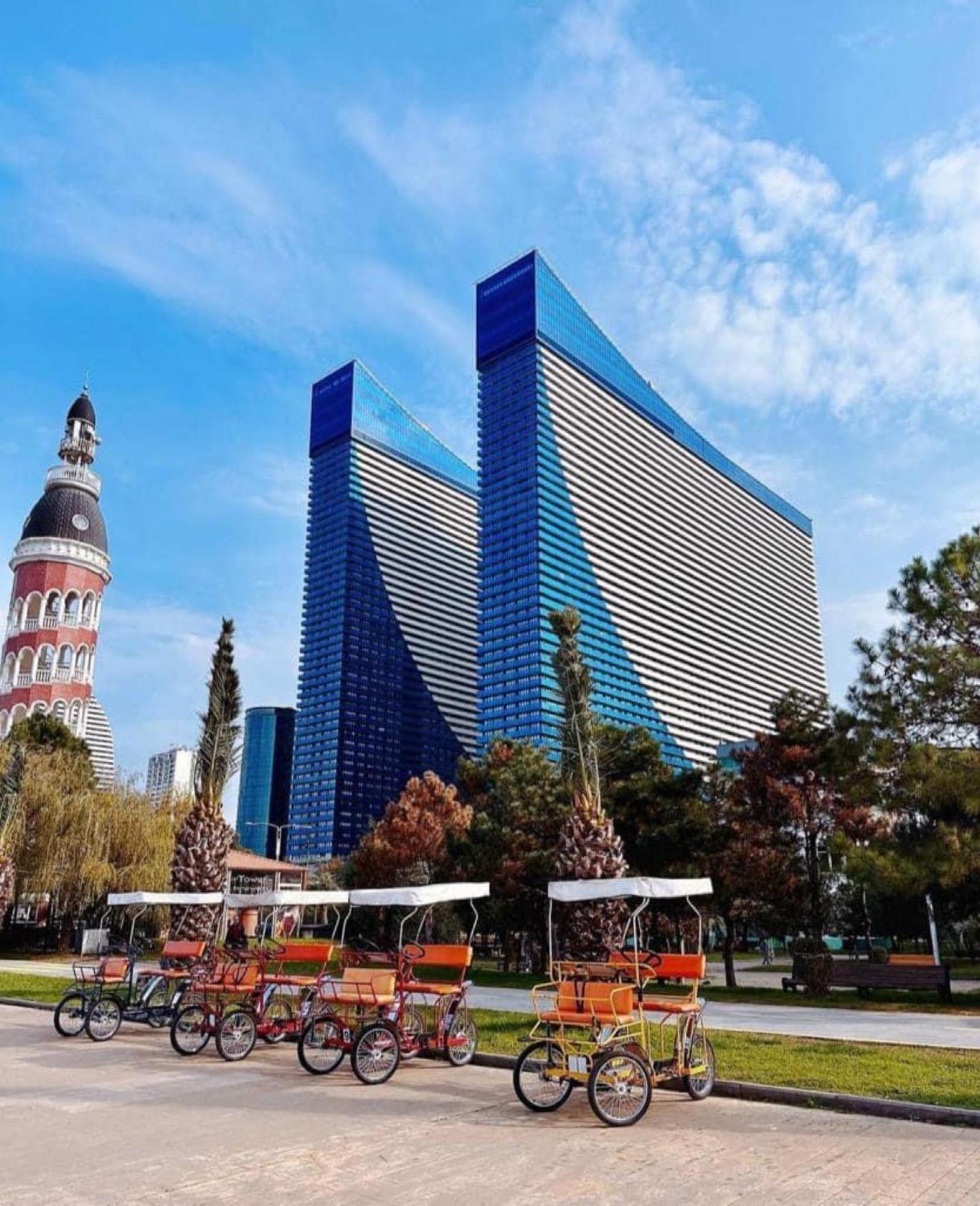 Delux Sea View Aparthotel In Orbi City Batumi Luaran gambar